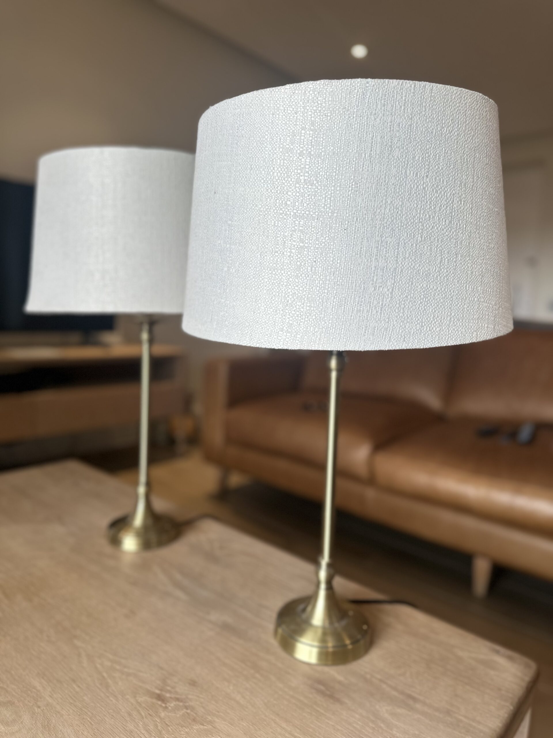 Pair of Modern White Bedside Lamps with Brass-Coloured Metal Bases - Image 3