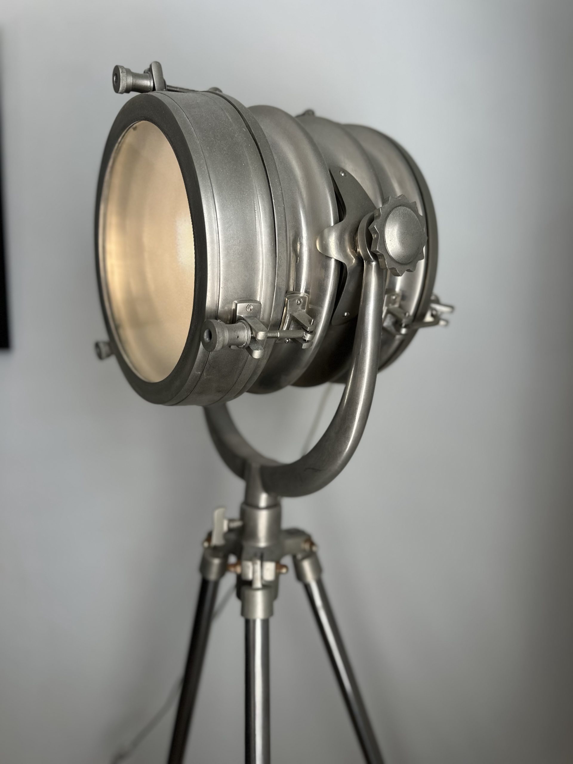 Weylandts Tripod Floor Lamp