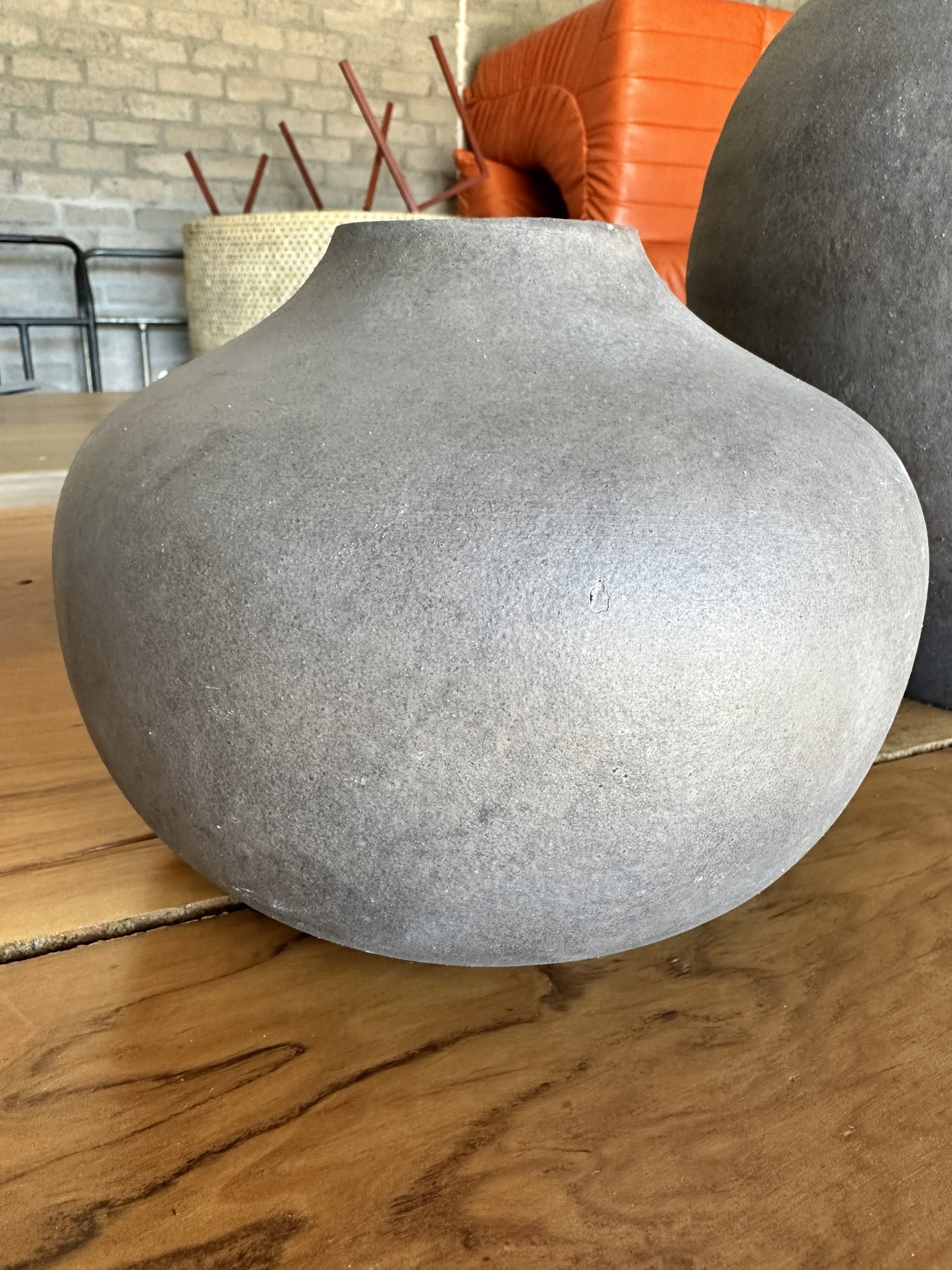 Organic grey ceramic stoneware vases - Image 5