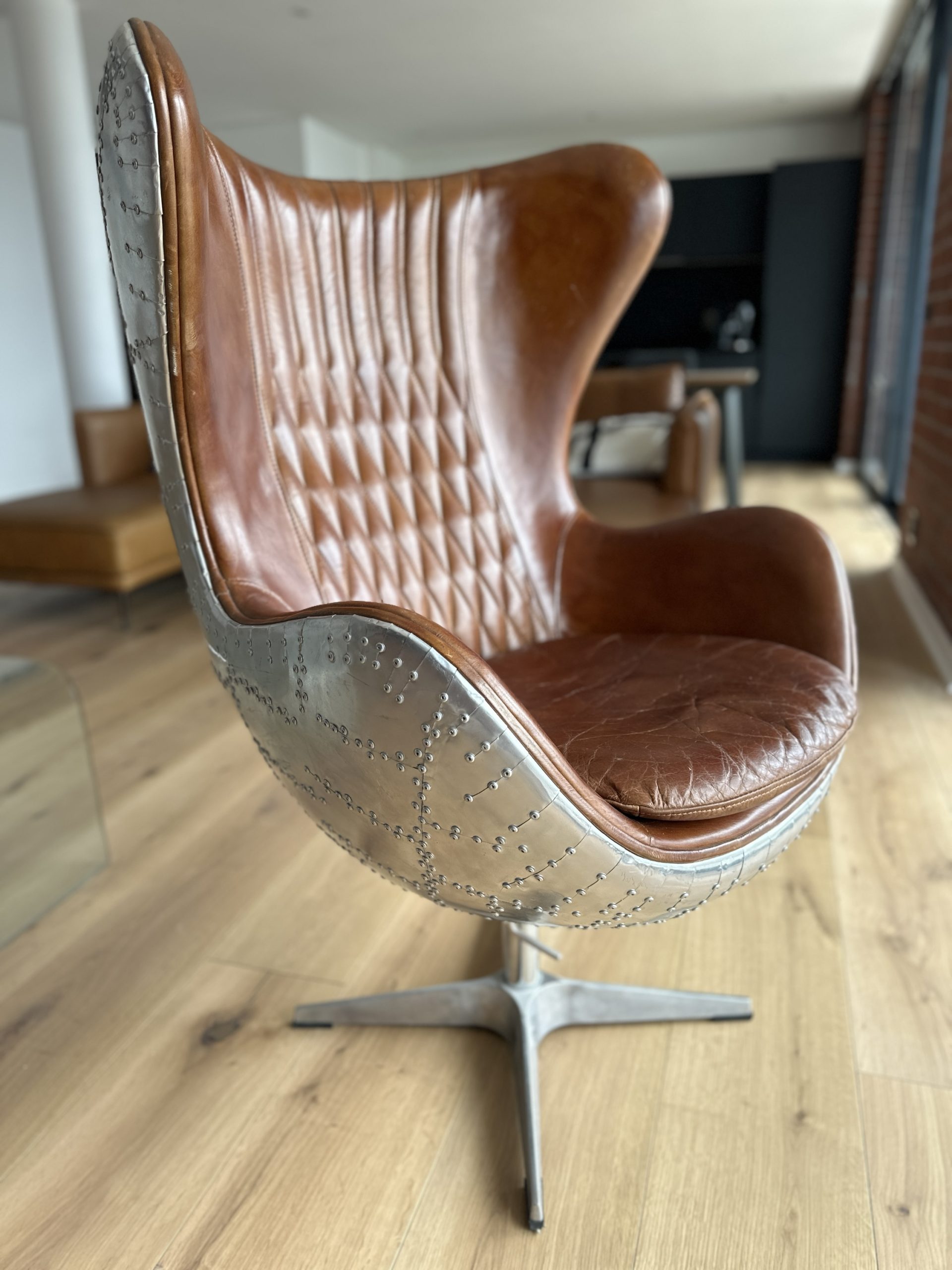 Genuine leather Spitfire Banchee Egg chair