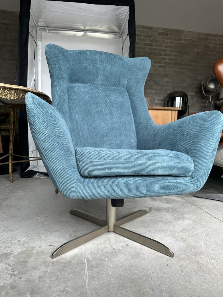 Scandinavian design Mcm chair