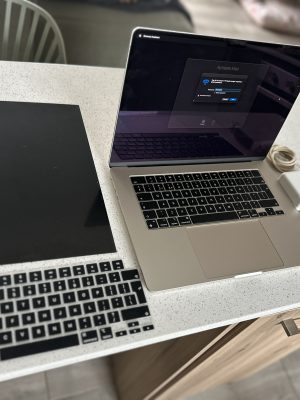 MacBook Air M2 15 inch